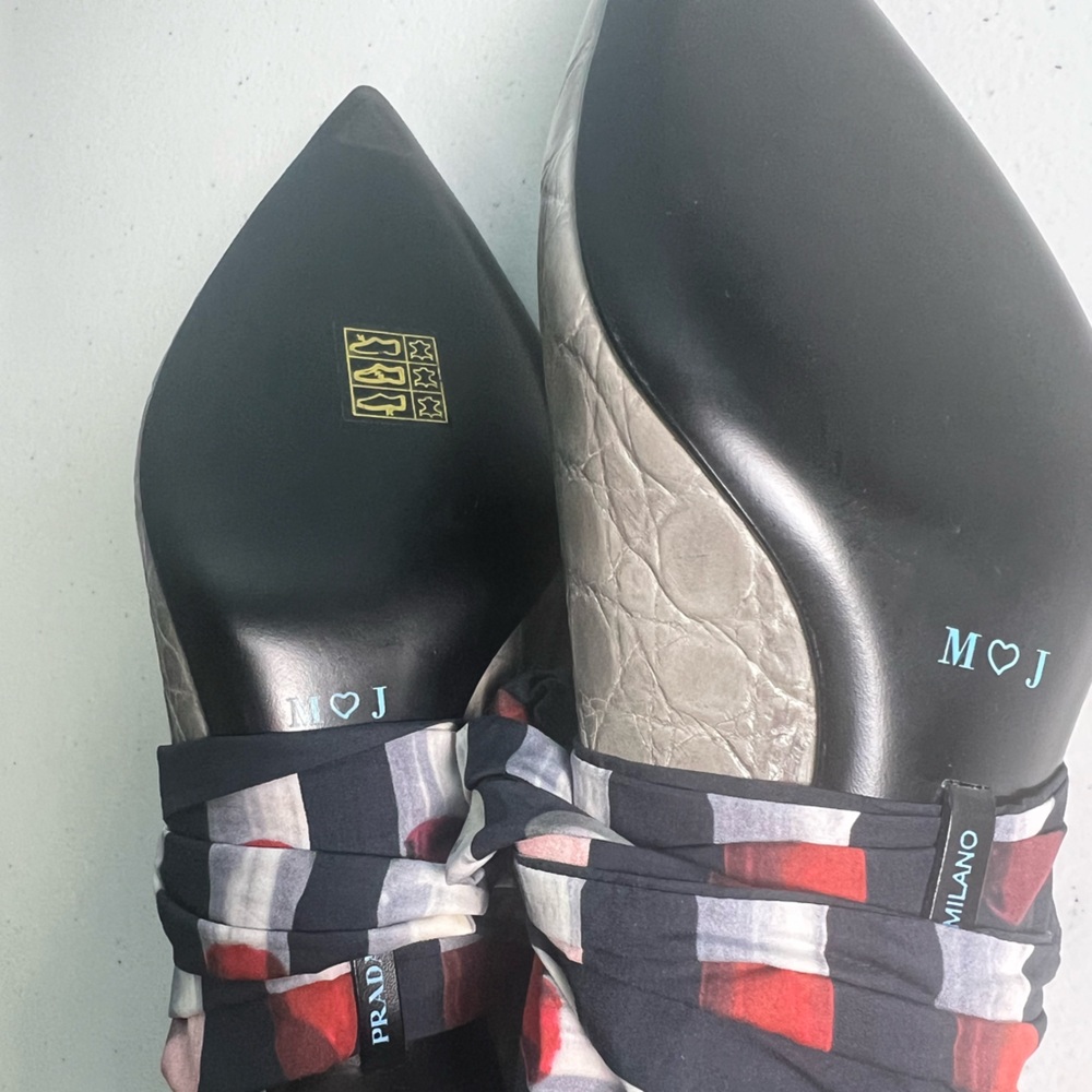 Prada Milano Gray Women's Alligator w/Strap “Scarf” Pumps Size 38 - Picture 9 of 17